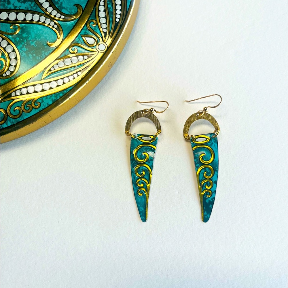 Turquoise and gold vintage tin earrings.